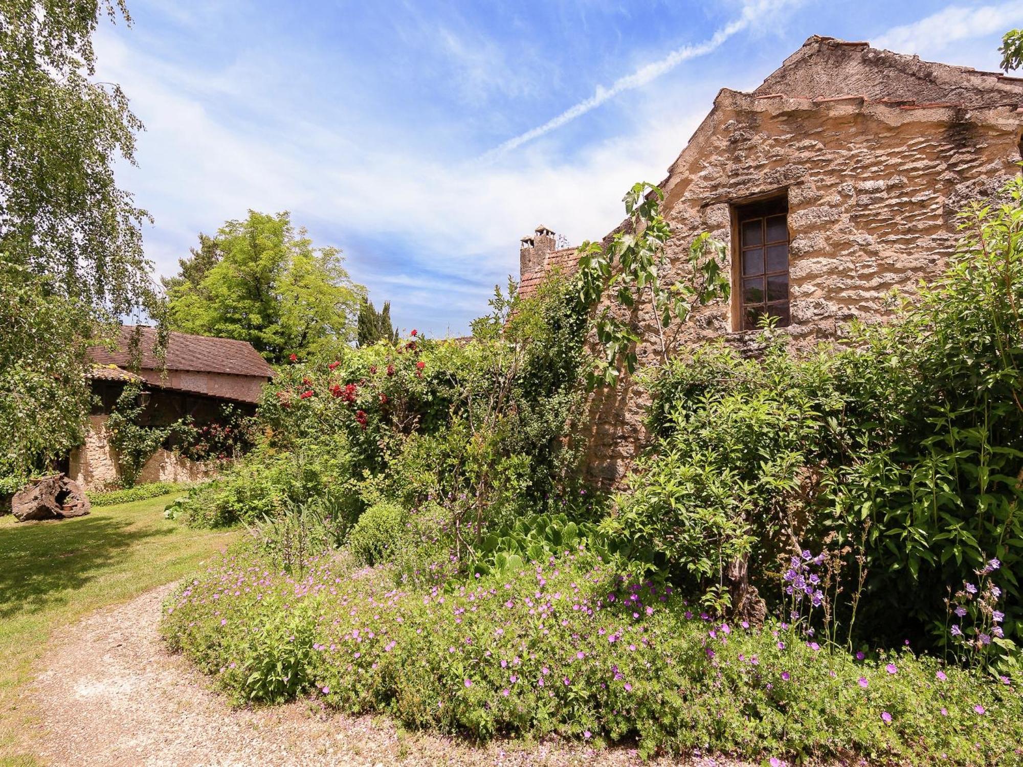 Cottage In Les Eyzies De Tayac Sireuil With Pool Meyrals Esterno foto