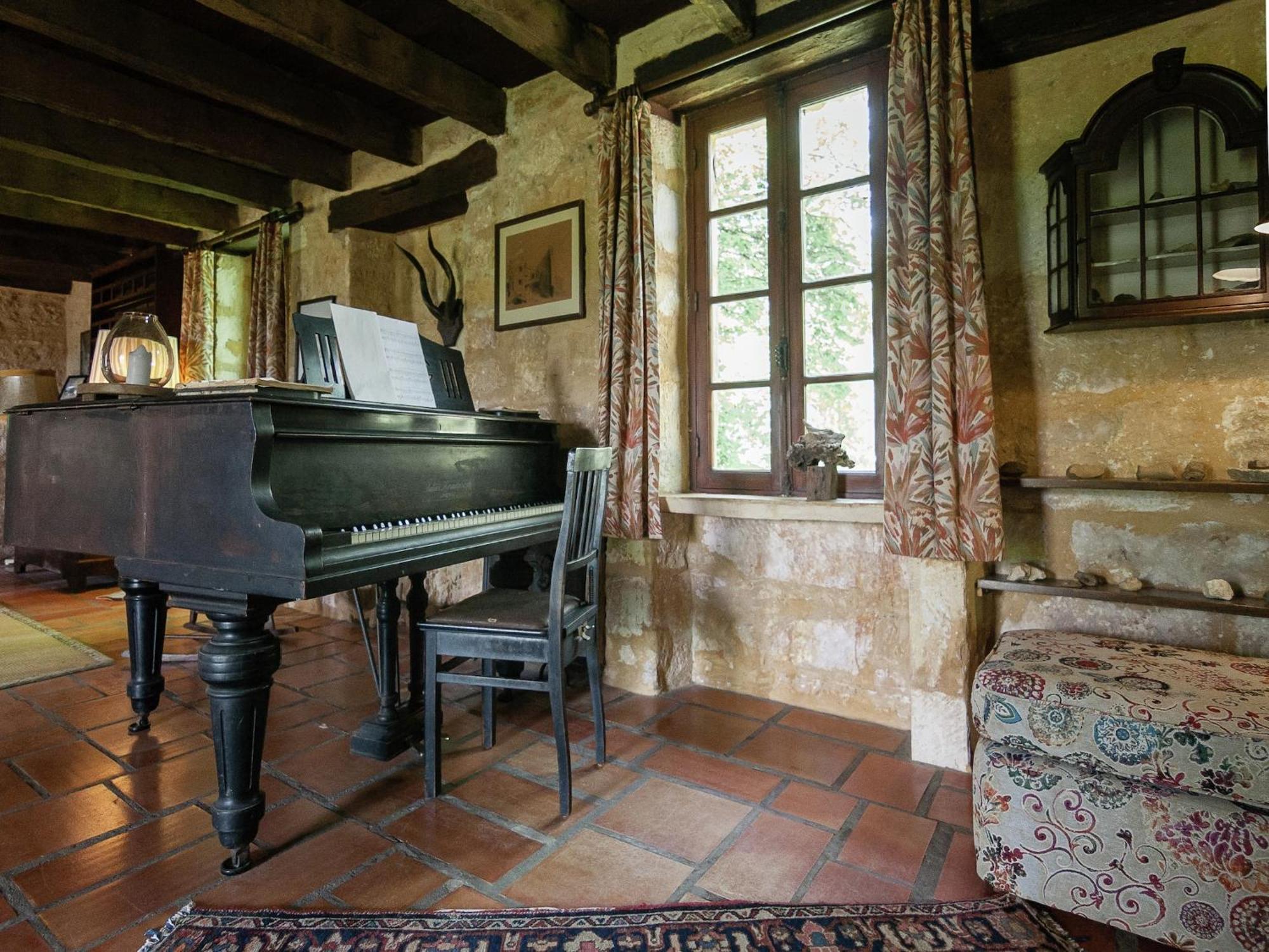 Cottage In Les Eyzies De Tayac Sireuil With Pool Meyrals Esterno foto